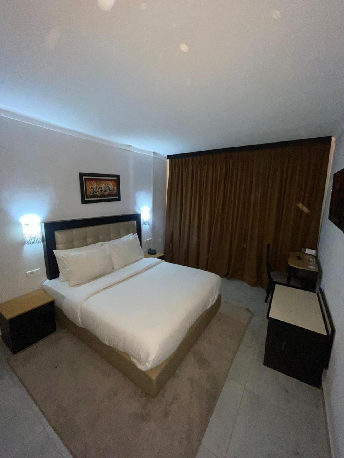 Al Akhawayn Hotel Уджда Стая снимка