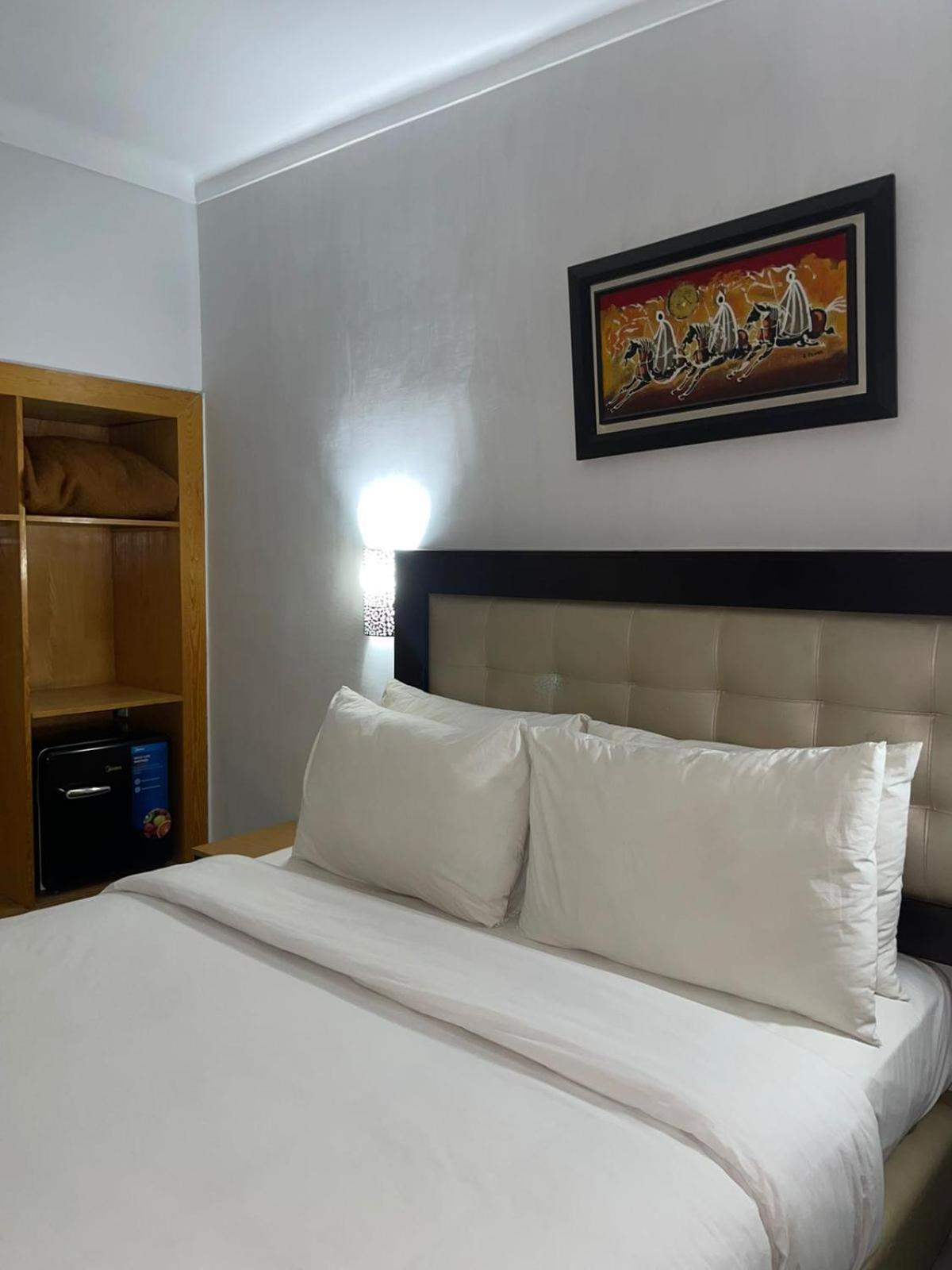 Al Akhawayn Hotel Уджда Стая снимка