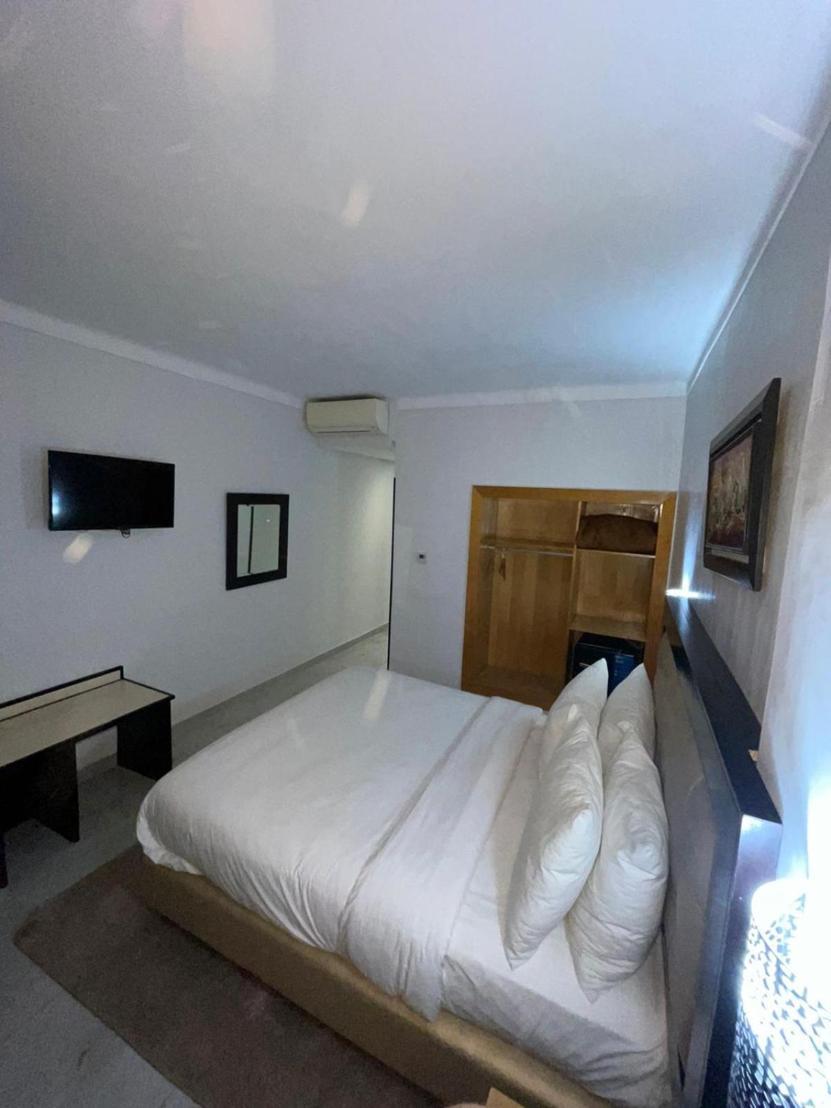 Al Akhawayn Hotel Уджда Стая снимка