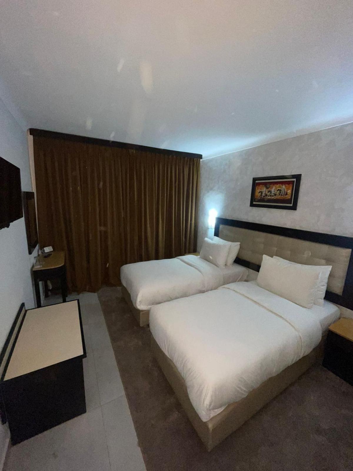 Al Akhawayn Hotel Уджда Стая снимка