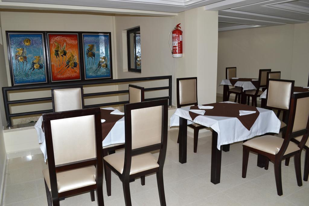 Al Akhawayn Hotel Уджда Екстериор снимка
