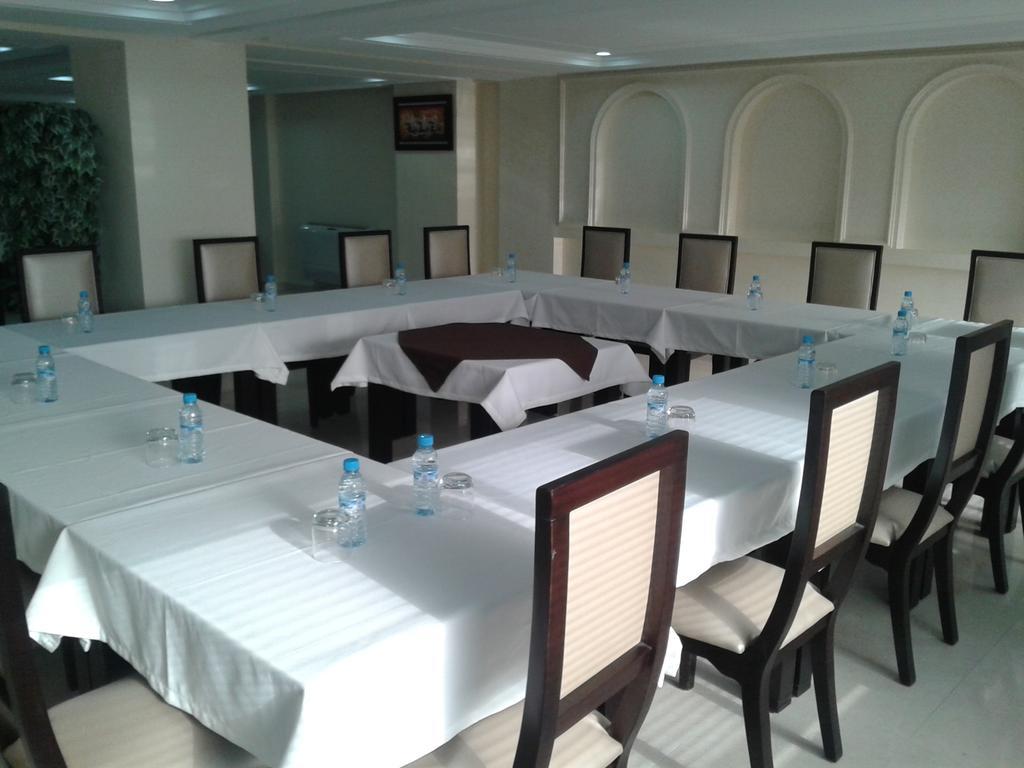 Al Akhawayn Hotel Уджда Екстериор снимка