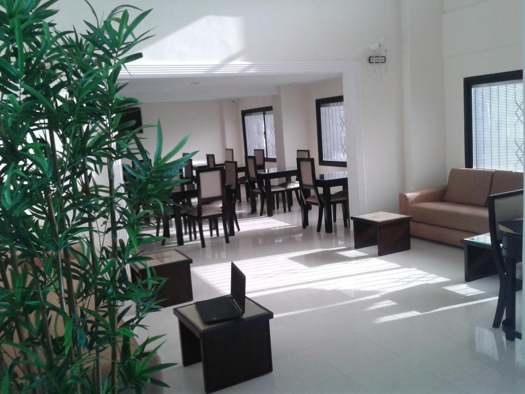 Al Akhawayn Hotel Уджда Екстериор снимка