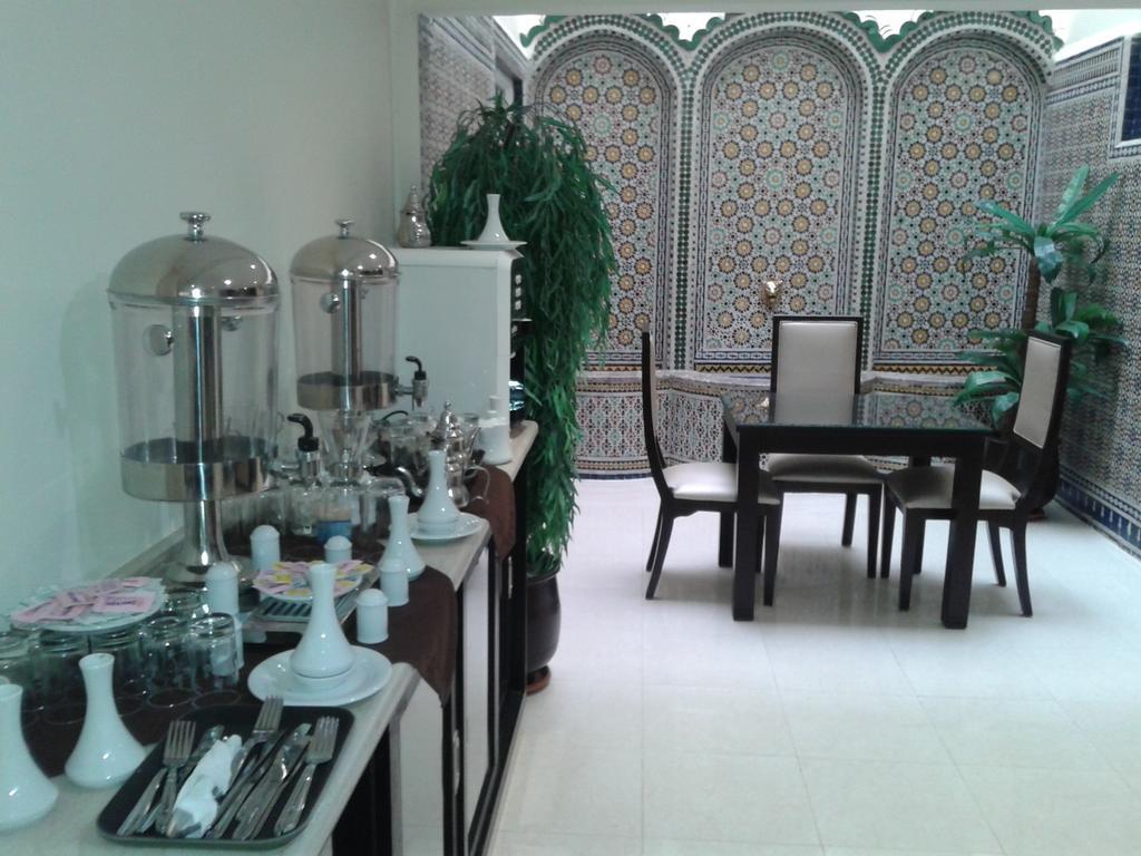 Al Akhawayn Hotel Уджда Екстериор снимка