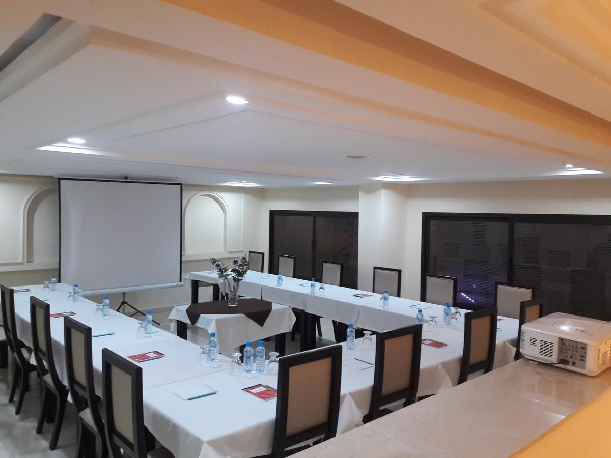 Al Akhawayn Hotel Уджда Екстериор снимка