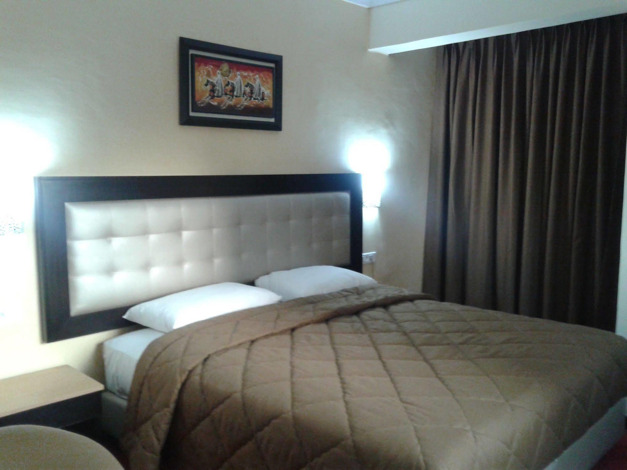 Al Akhawayn Hotel Уджда Екстериор снимка