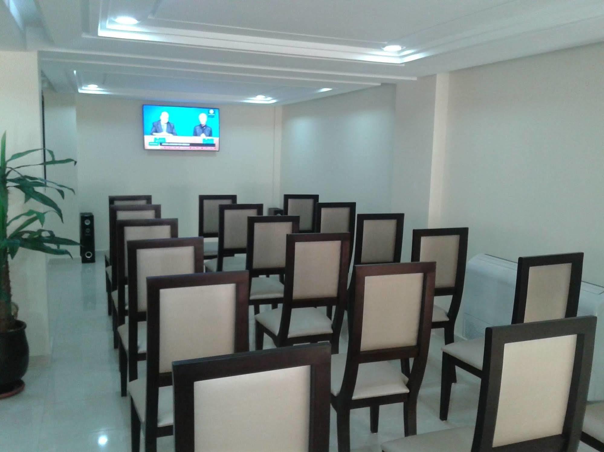 Al Akhawayn Hotel Уджда Екстериор снимка
