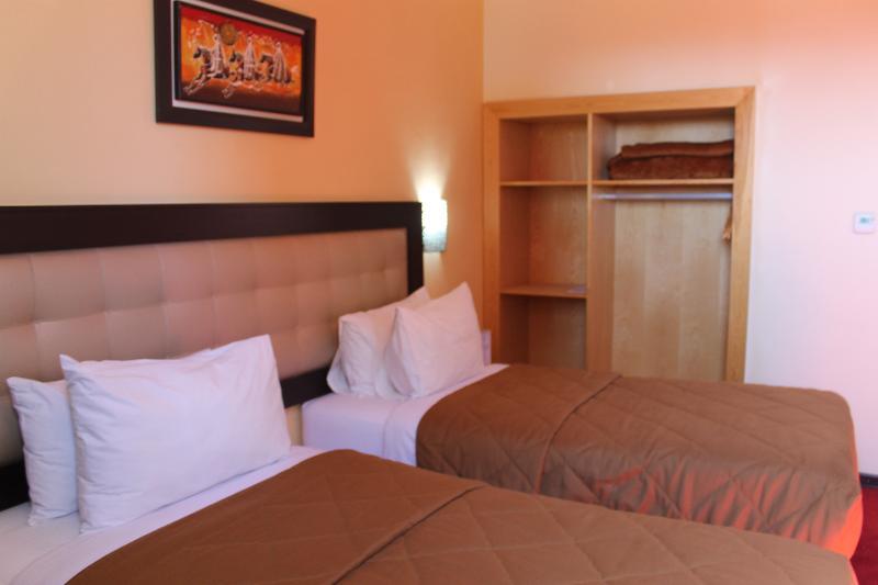 Al Akhawayn Hotel Уджда Екстериор снимка